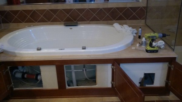 Jacuzzi Whirlpool Bathtub