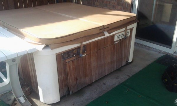 1984 Hot Springs Spa - Hot Tub. Still works perfectly in 2017!