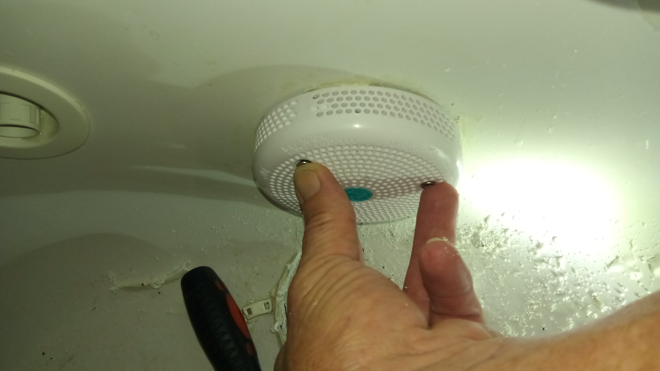 Replacing a Suction Cover on a Jetted Bathtub Drain